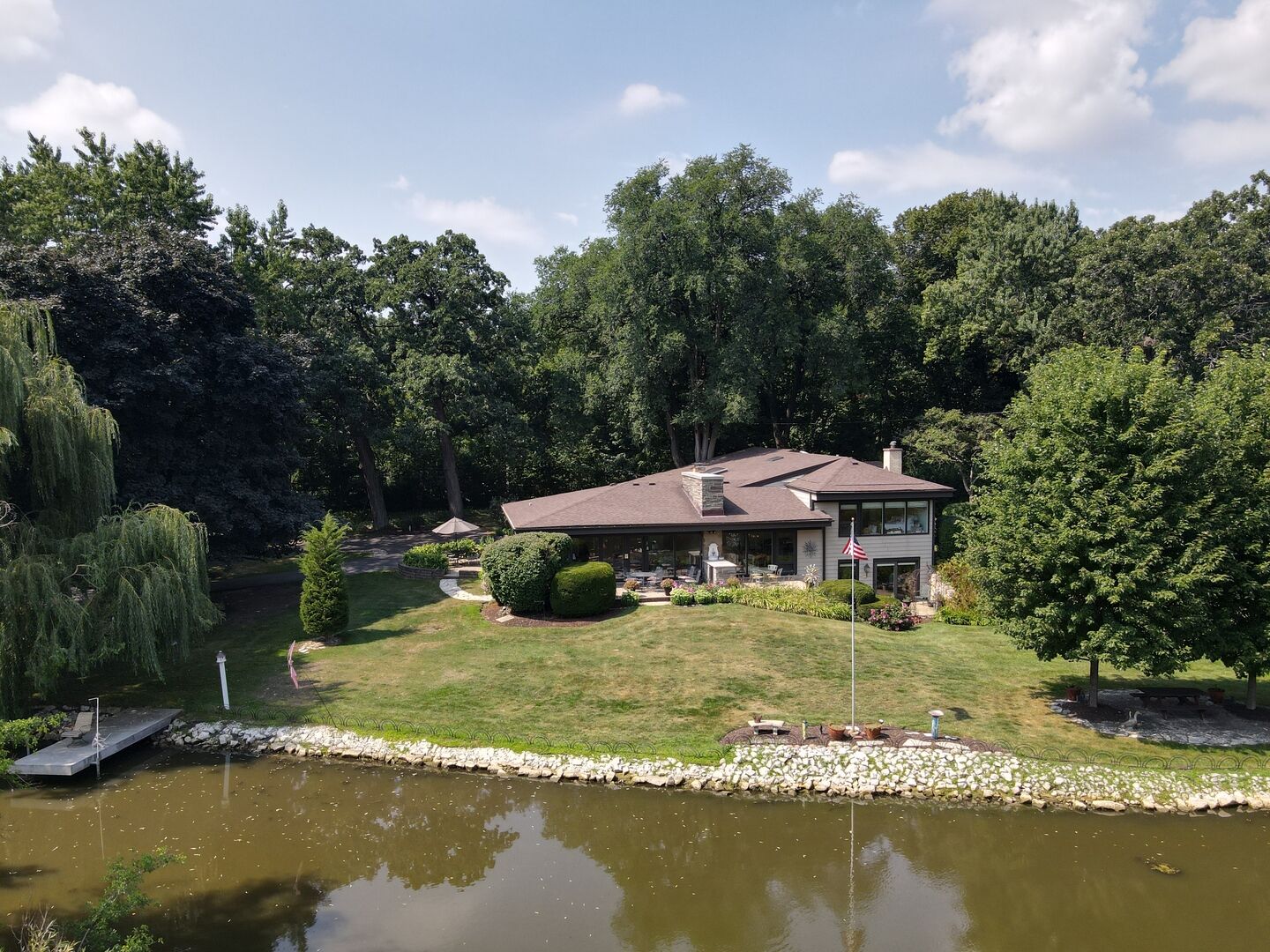 Property Photo: 2050 Brookdale Court IL 60067