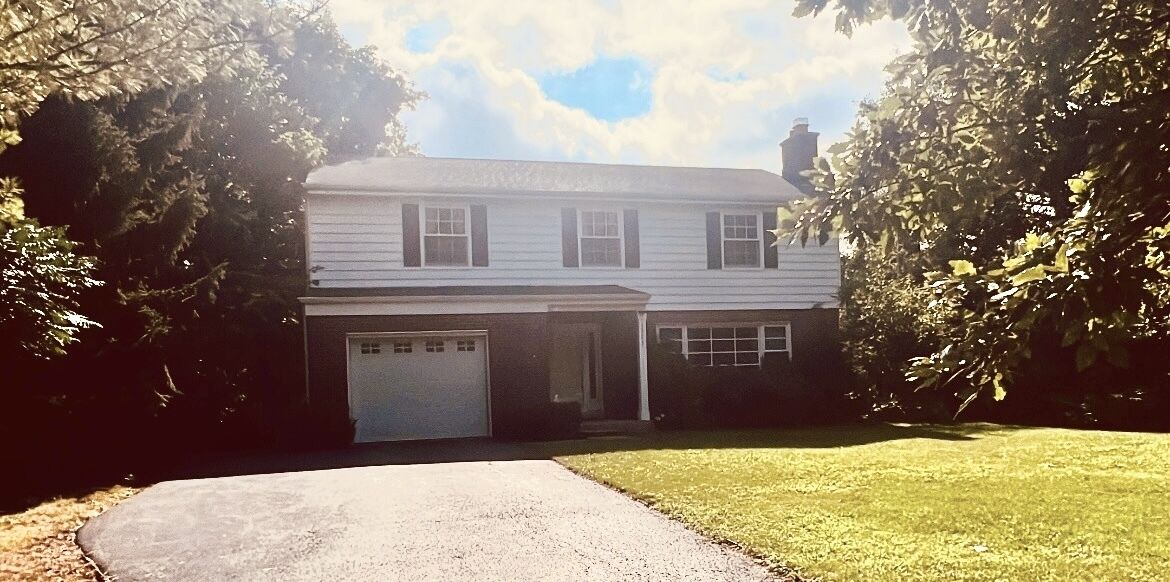 Property Photo:  1523 Crabtree Lane  IL 60015