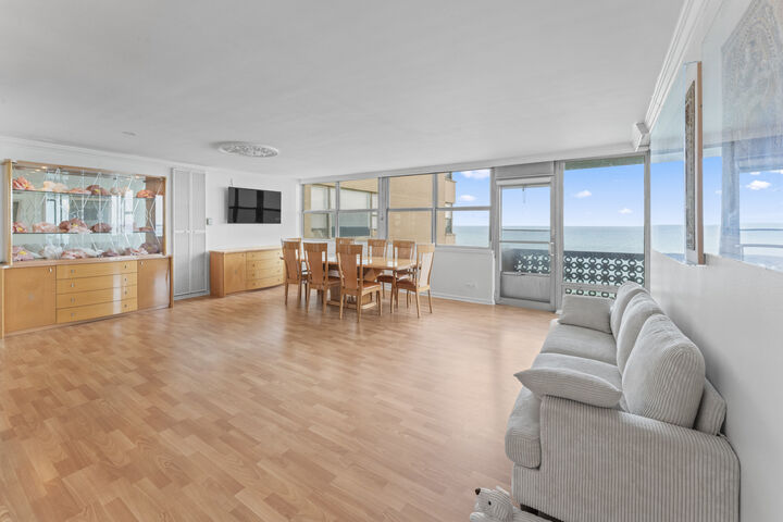 Property Photo:  6301 N Sheridan Road 11R  IL 60660 