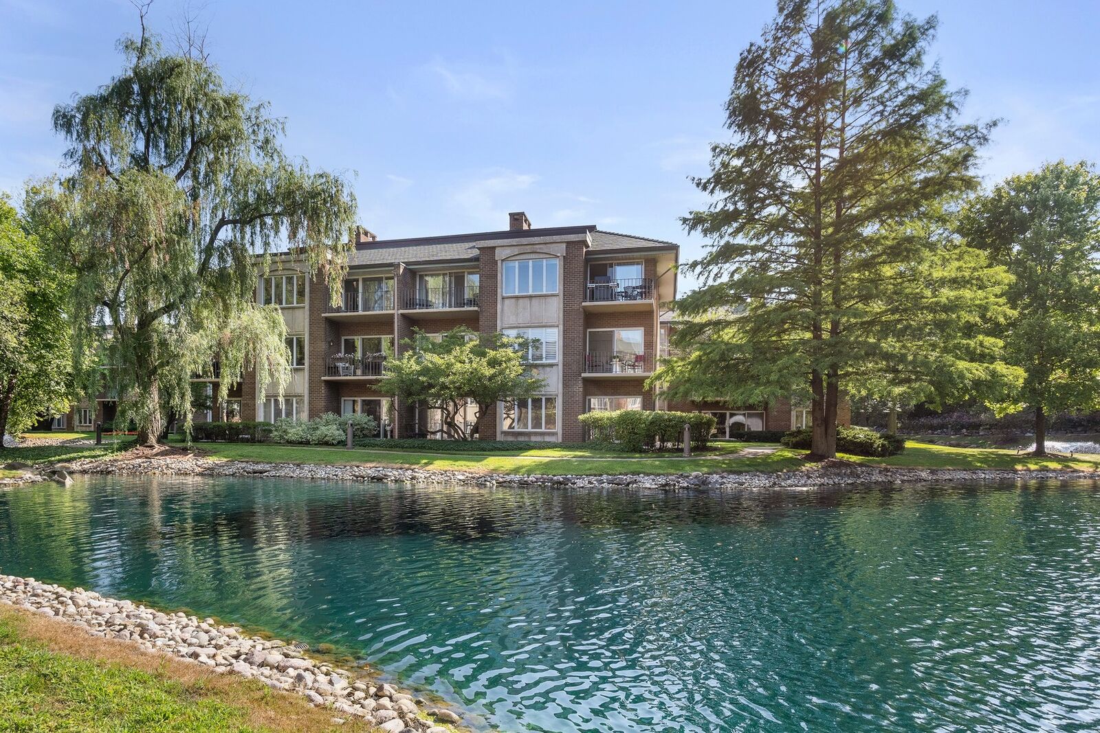 Property Photo: 3 Oak Brook Club Drive E307 IL 60523