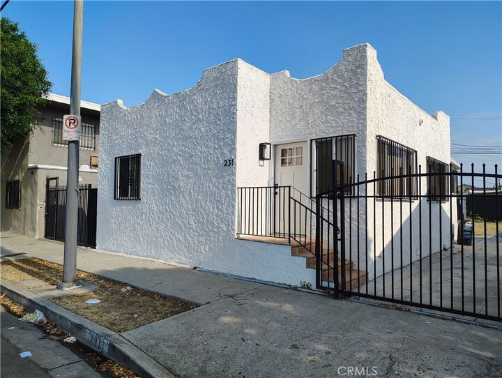 Property Photo:  231 E Century Boulevard  CA 90003 