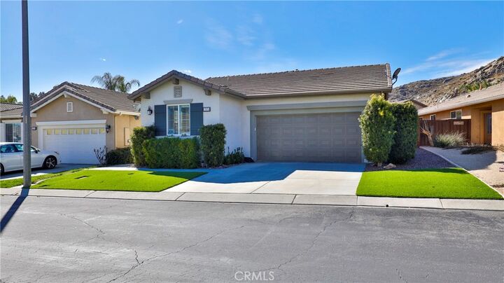 Property Photo: 215 Furyk Way CA 92545