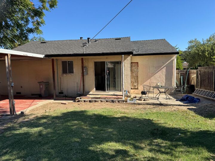 Property Photo: 214 Bay Drive CA 95815