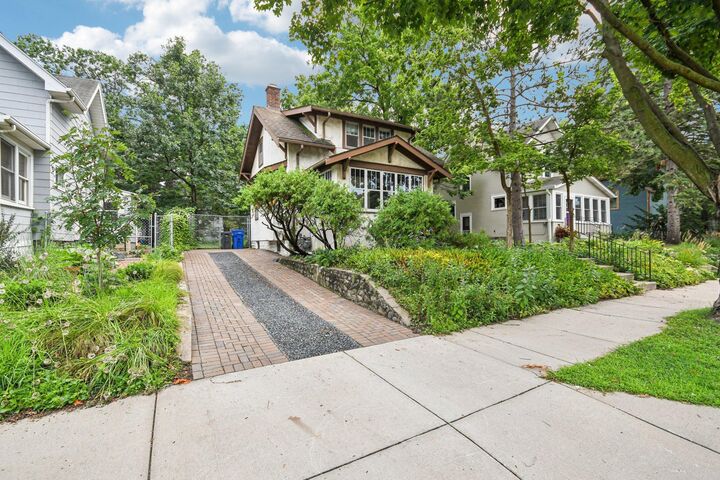 Property Photo:  1132 Raymond Avenue  MN 55108 