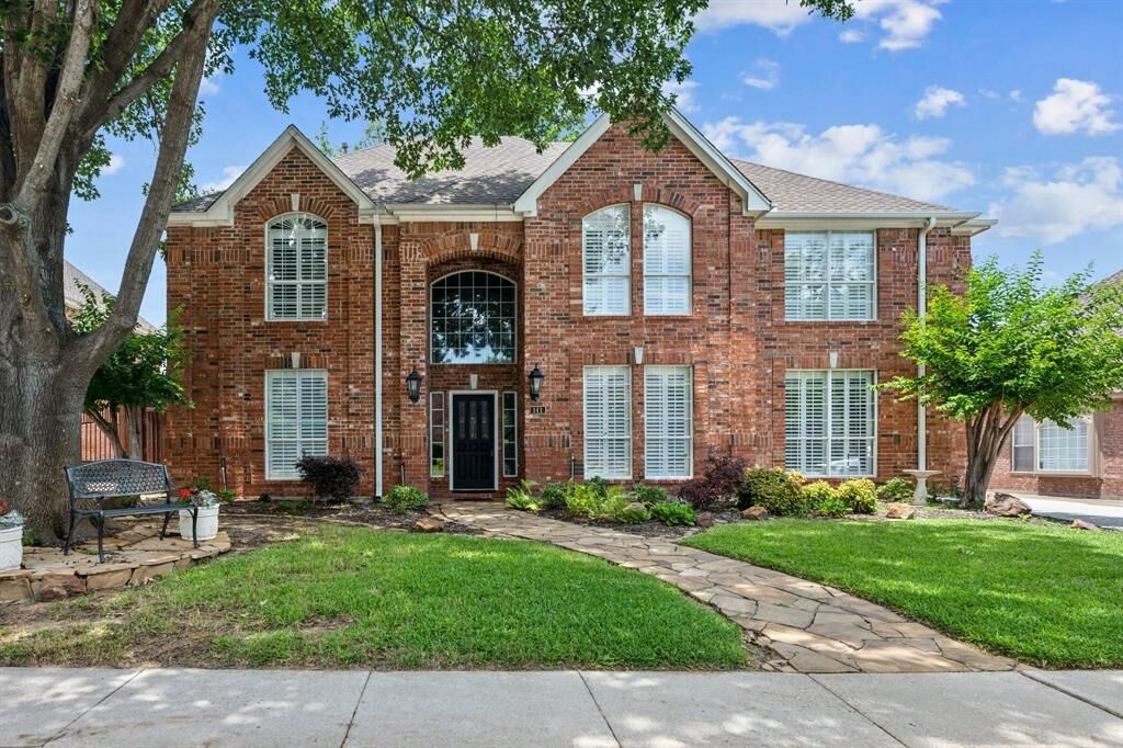 Property Photo: 141 Pecan Hollow Drive TX 75019