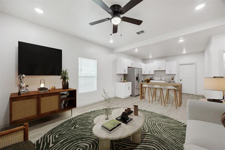 Property Photo: 3018 Crossman Avenue TX 75212