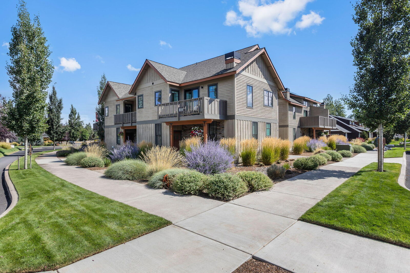 Property Photo:  390 S Pine Meadow Street  OR 97759 