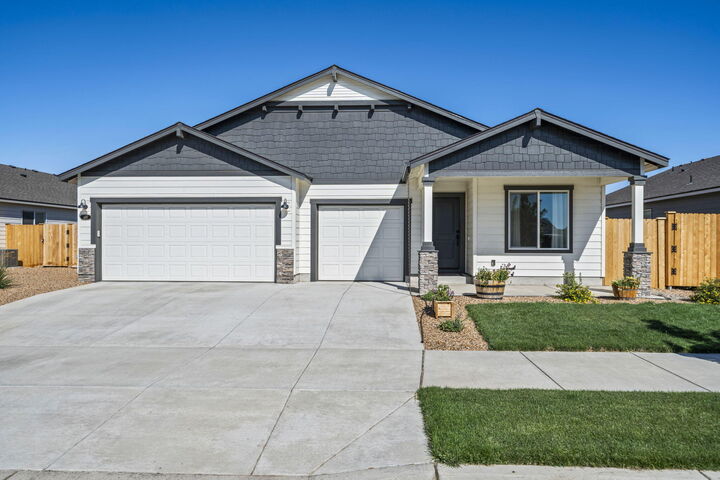 320 NW Par Avenue  Madras OR 97741 photo