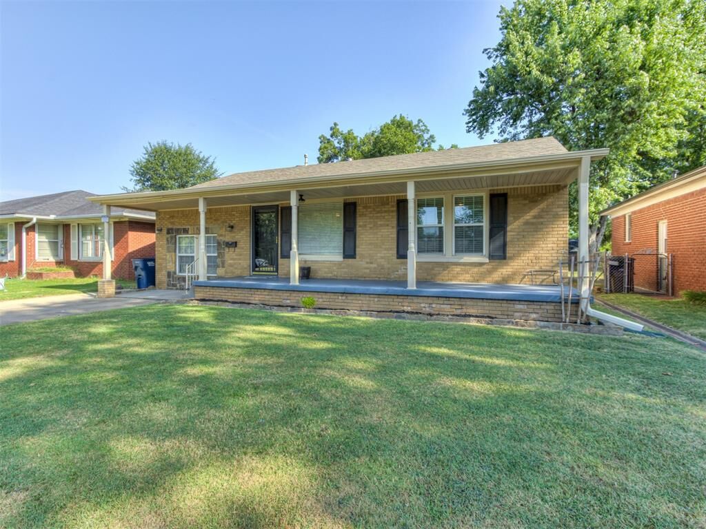 Property Photo: 108 E Pulaski Street OK 74804