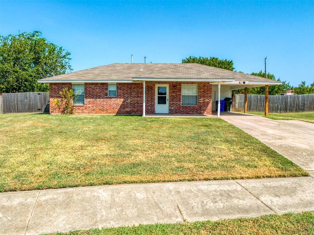 Property Photo:  1813 Candlewood Drive  OK 73071 
