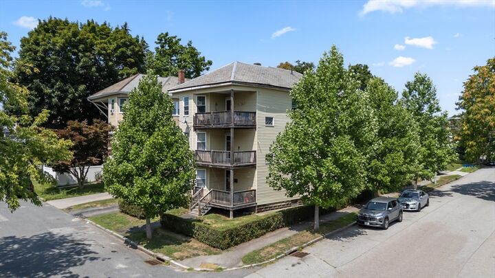 Property Photo: 97 Courtland St MA 01602