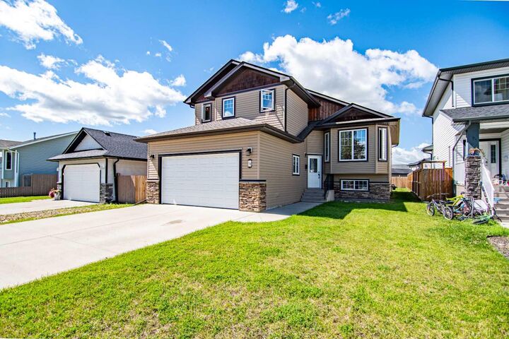 Property Photo: 38 Woodbine Avenue NW AB T4M 0J4