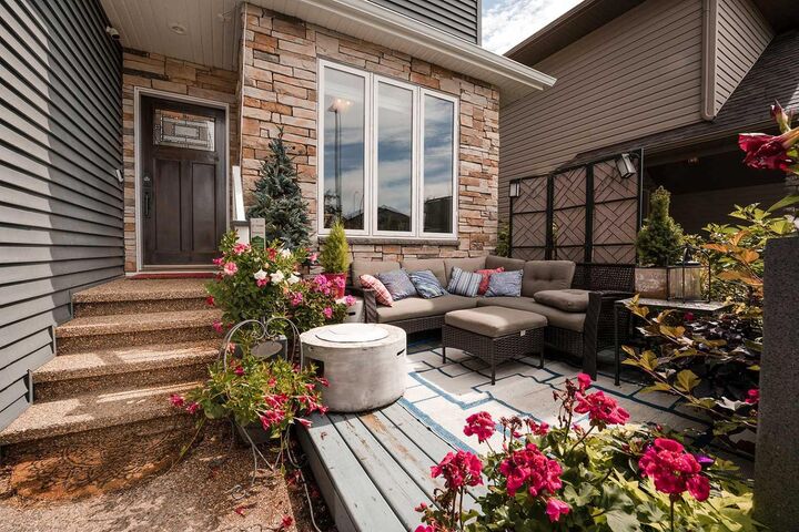 Property Photo:  66 Grove Close  AB T4P 0P4 