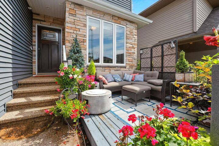 Photo de la propriété:  66 Grove Close  AB T4P 0P4 