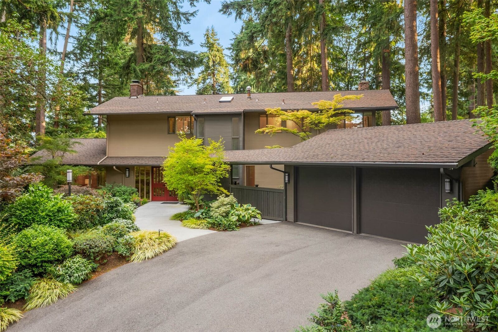 Property Photo:  8801 SE 78th Street  WA 98040 
