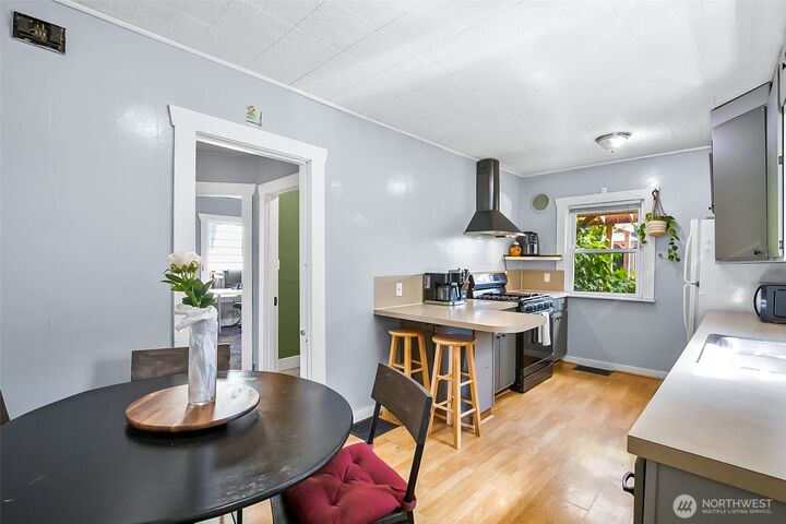 Property Photo:  3503  Rockefeller Avenue  WA 98201 