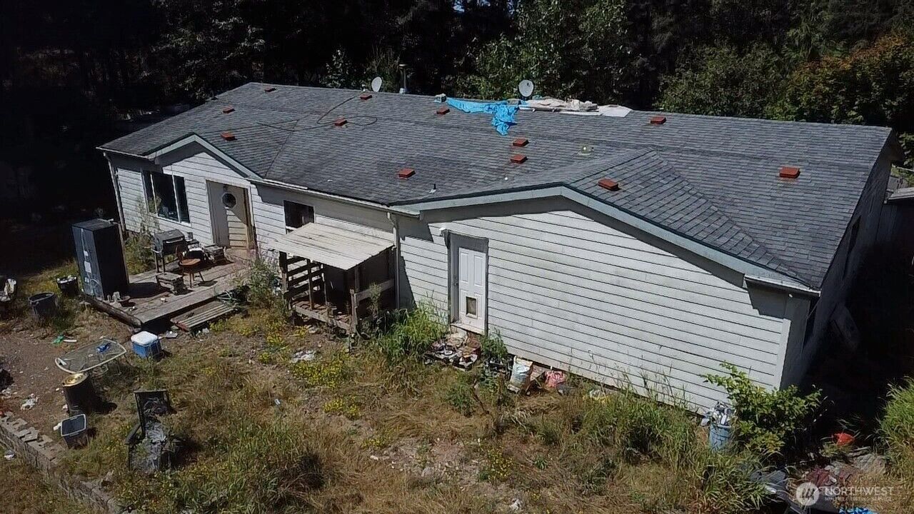 Property Photo:  305  August Road 75  WA 98570 