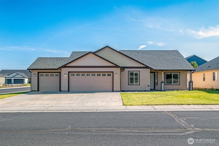 812  6th Avenue NE  Ephrata WA 98823 photo