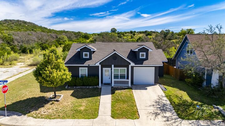 Property Photo:  100 Jasper Ln  TX 78028 