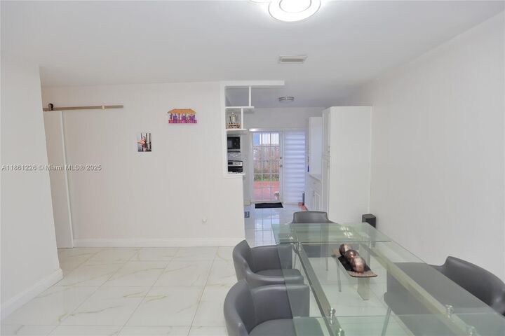 Property Photo:  1330 N 69th Ave  FL 33024 