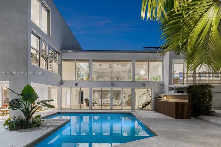 Property Photo: 144 N Prospect Dr FL 33133