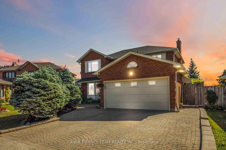 Property Photo:  70 Canadian Oaks Drive  ON L1N 7G6 