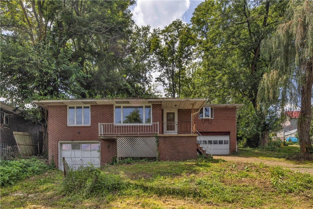 Property Photo:  230 Clairmont St  PA 15642 