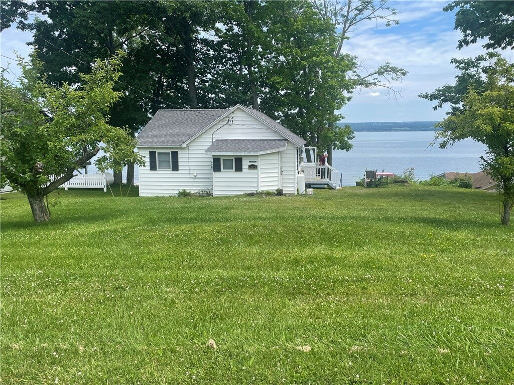 Property Photo:  6091 Poplar Beach Road  NY 14541 