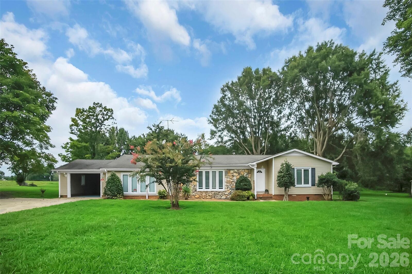 Property Photo:  6316 Hill Gates Trail  NC 28021 