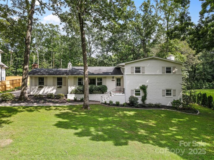 5611 Robinhood Road  Charlotte NC 28211 photo