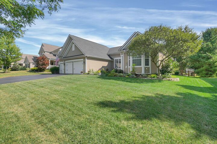 Property Photo: 6428 Fox Hollow Drive OH 43021