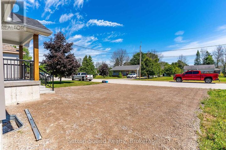 Property Photo:  486 Dawson Street  ON N0H 2T0 