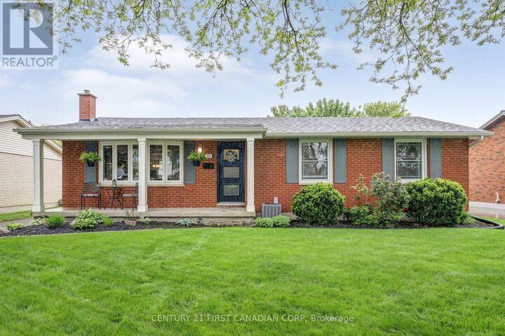 Property Photo: 116 Downing Crescent ON N6C 3C8