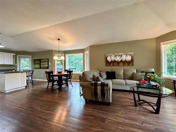 Property Photo:  6 Turk Road  MB R9A 1L6 