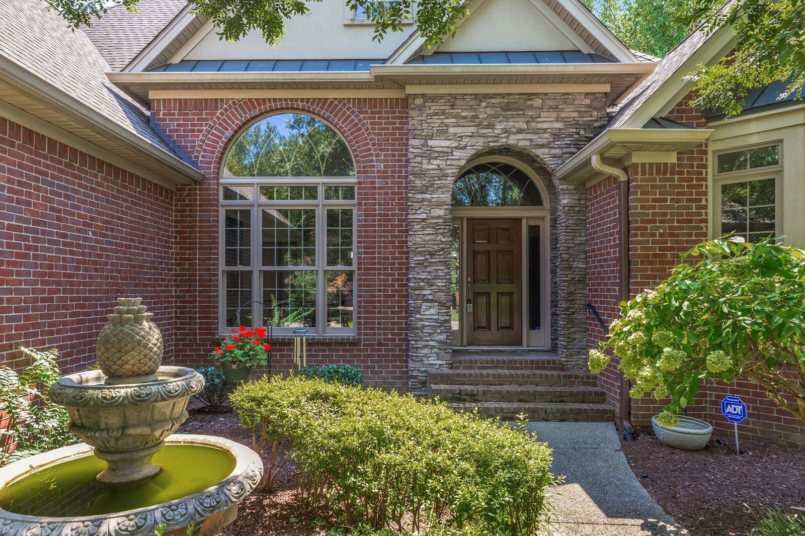 Property Photo: 1504 Winterberry Dr TN 37130