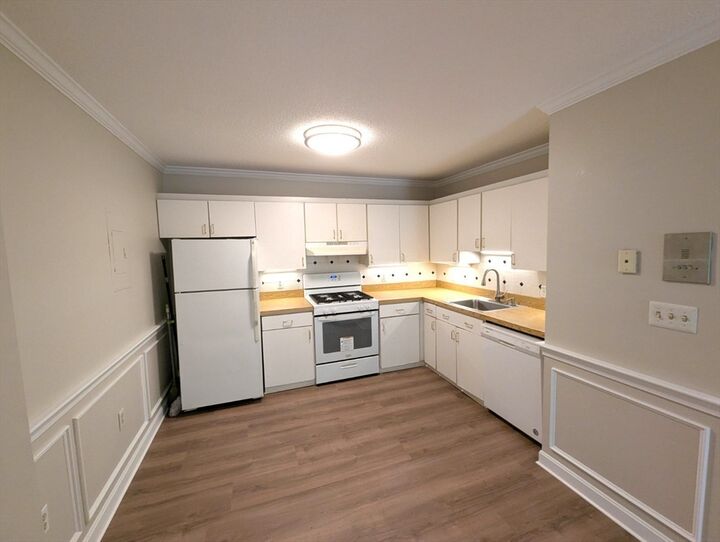 Property Photo:  22 Kenmar Dr 202  MA 01821