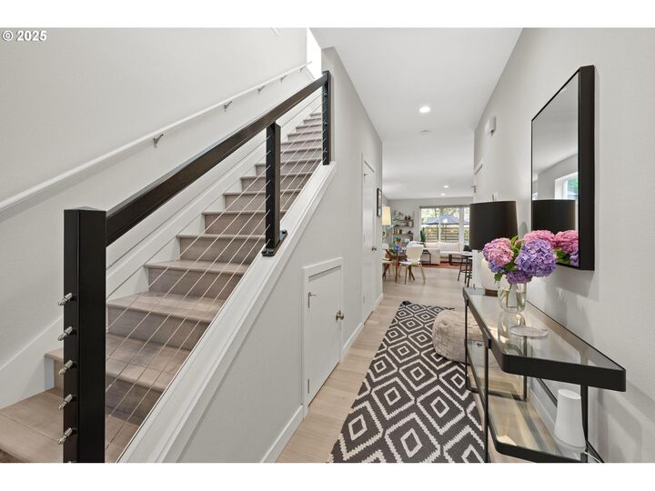 Property Photo: 6888 NE 13th Ave OR 97211