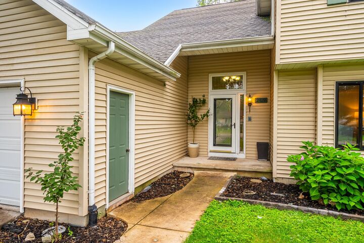 Property Photo: 2429 S Carleton Avenue WI 54915