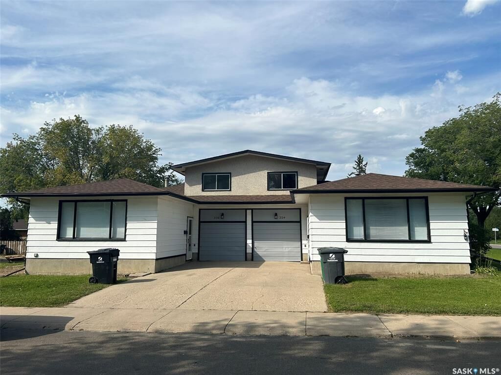 Property Photo:  354-356 Acadia Drive  SK S7H 3V6 