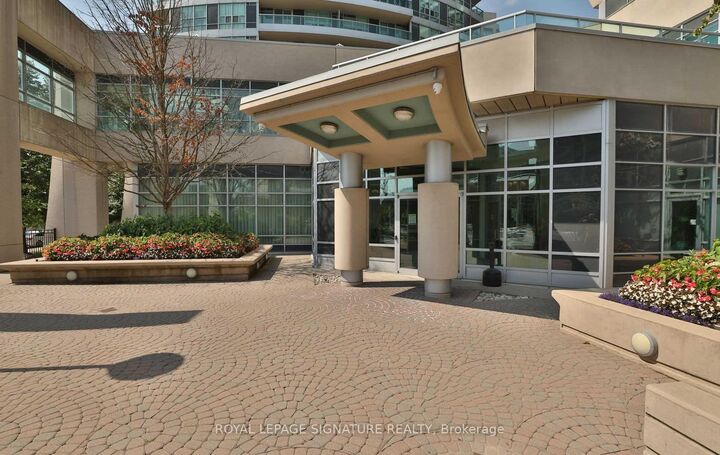 Property Photo:  1 Elm Drive W 1605  ON L5B 4M1 