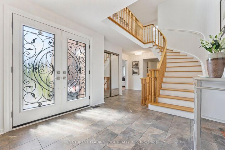 Property Photo: 25 Strawberry Hills Drive ON M1V 3X9