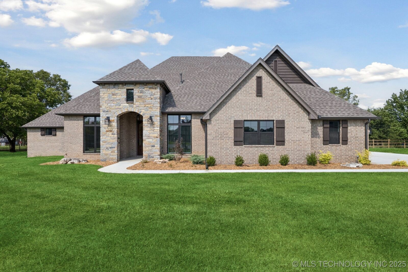 Property Photo:  20932 S Addison Avenue  OK 74019 