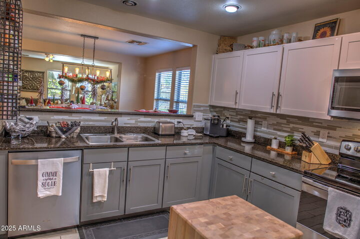Property Photo:  21147 E Avenida Del Valle --  AZ 85142 