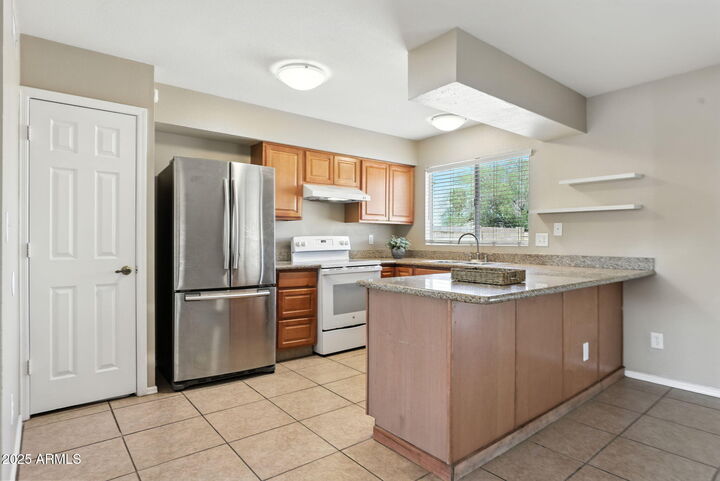 Property Photo: 2612 W Dunbar Drive AZ 85282