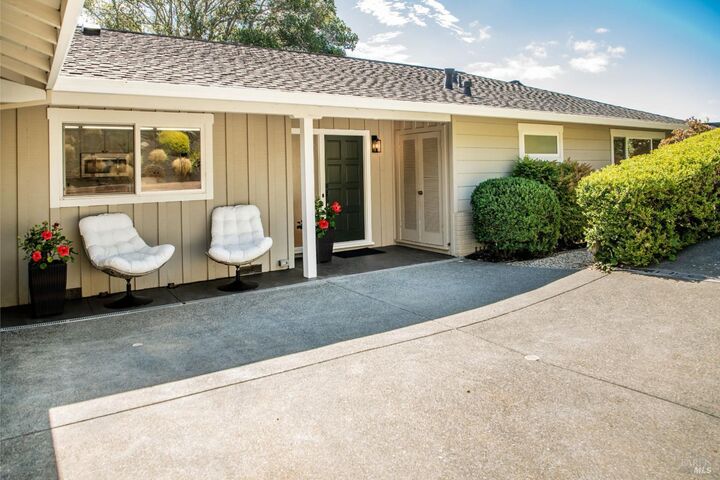 Property Photo:  58 Junipero Serra Avenue  CA 94901 