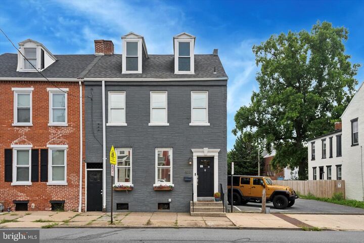 833 N Queen Street  Lancaster PA 17603 photo
