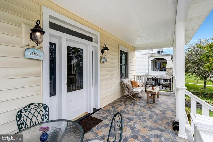 Property Photo: 2914 Hillcrest Avenue MD 21234