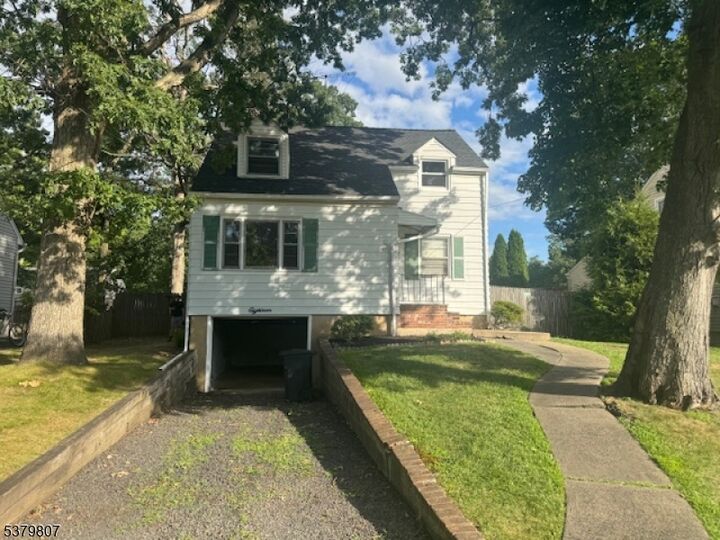 Property Photo:  18 Shady Ln  NJ 07023 