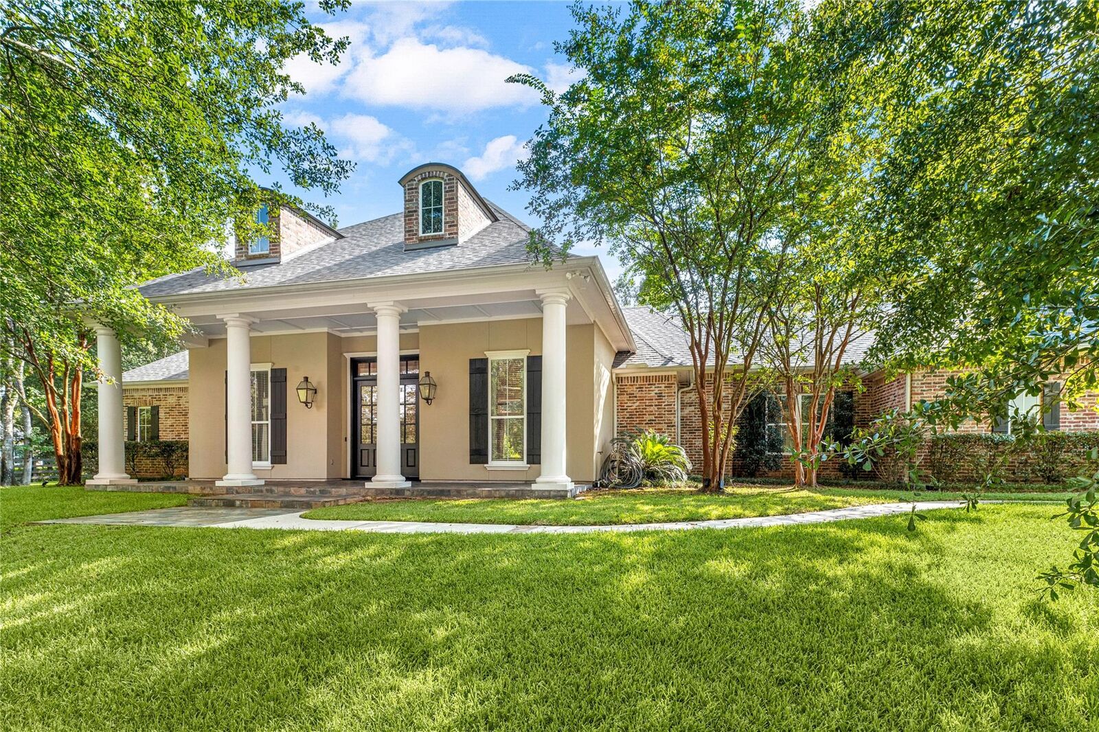 Property Photo:  6902 Texas Trace  TX 77316 