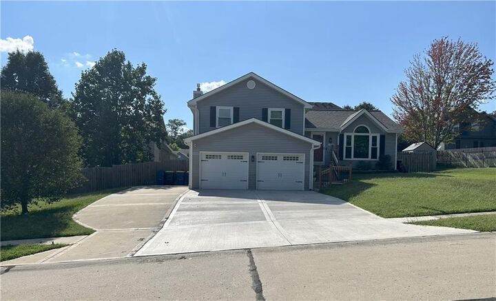 104 Shasta Daisy Drive  Smithville MO 64089 photo
